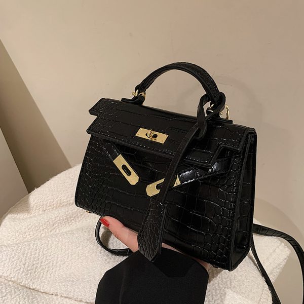 Versatile Retro Crocodile Pattern Crossbody Handbag - Small Square Bag for Spring/Summer 2025, Fashionable Women's Accessory