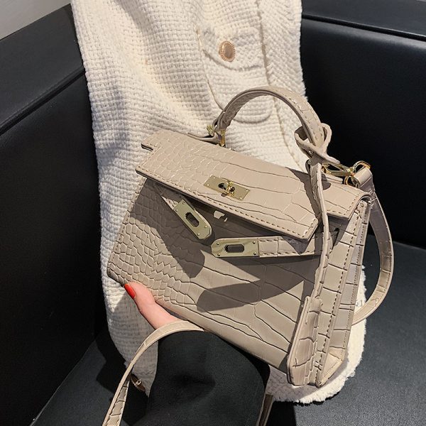 Versatile Retro Crocodile Pattern Crossbody Handbag - Small Square Bag for Spring/Summer 2025, Fashionable Women's Accessory