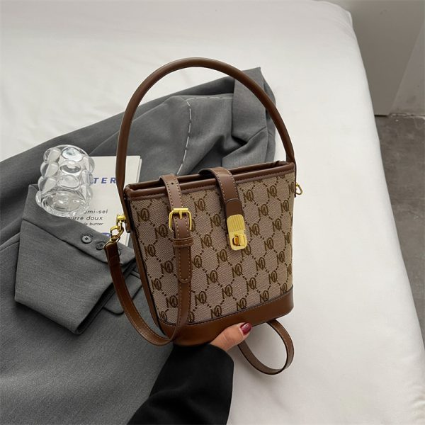 Versatile Women's Color-Blocking Bucket Bag - 2025 Trendy Casual Crossbody Handbag with High-End Appeal