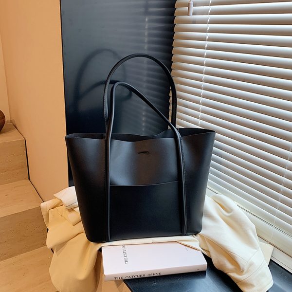 Versatile Women's Tote Bag - Large Capacity Casual Shoulder Bag in Korean Fashion for Spring/Summer 2025