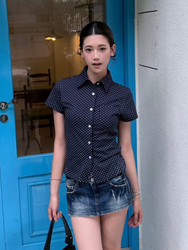 Vintage American Polka Dot Slim Fit Shirt with Shoulder Structure and Waist-Defining Design, Perfect for Y2K and Retro Styles