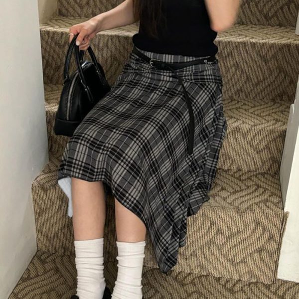 Vintage British Style A-Line Plaid Skirt for Women, Irregular Hem, Slimming, Hip-Hiding, Waist-Defining, Trendy 90s Fashion
