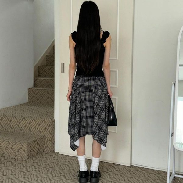 Vintage British Style A-Line Plaid Skirt for Women, Irregular Hem, Slimming, Hip-Hiding, Waist-Defining, Trendy 90s Fashion