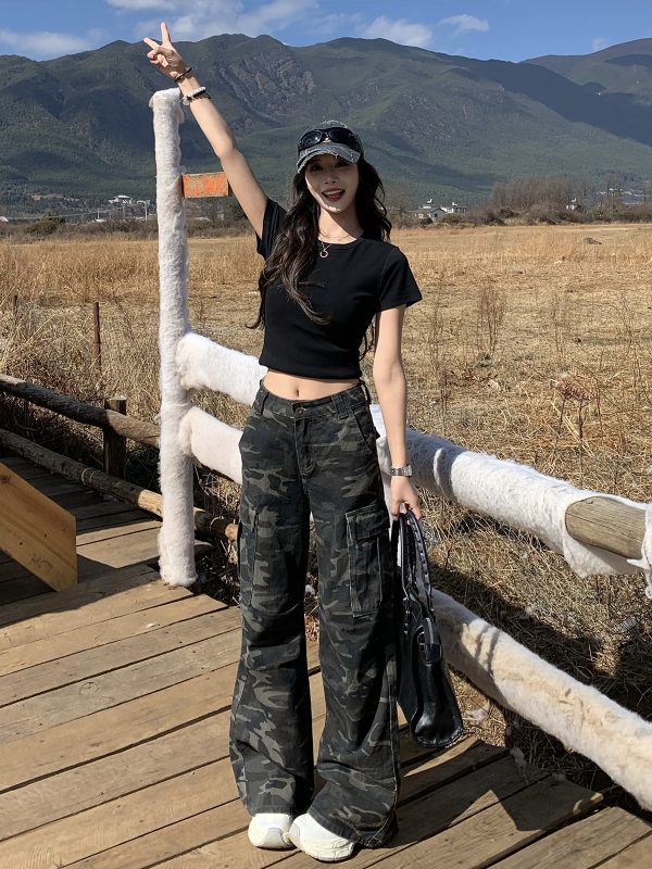 Vintage Camouflage Cargo Pants for Women, Multi-Pocket Loose Straight Wide-Leg Style, 90s Inspired Fashion