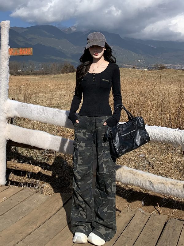 Vintage Camouflage Cargo Pants for Women, Multi-Pocket Loose Straight Wide-Leg Style, 90s Inspired Fashion