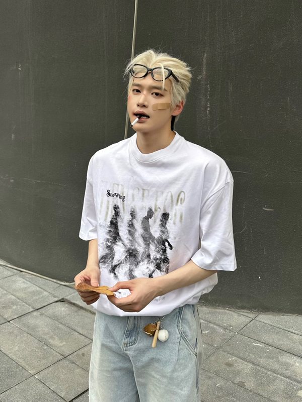 Vintage Distressed Blurry Portrait Print Short Sleeve Unisex Casual Streetwear T-Shirt for Summer, Retro 90s Style