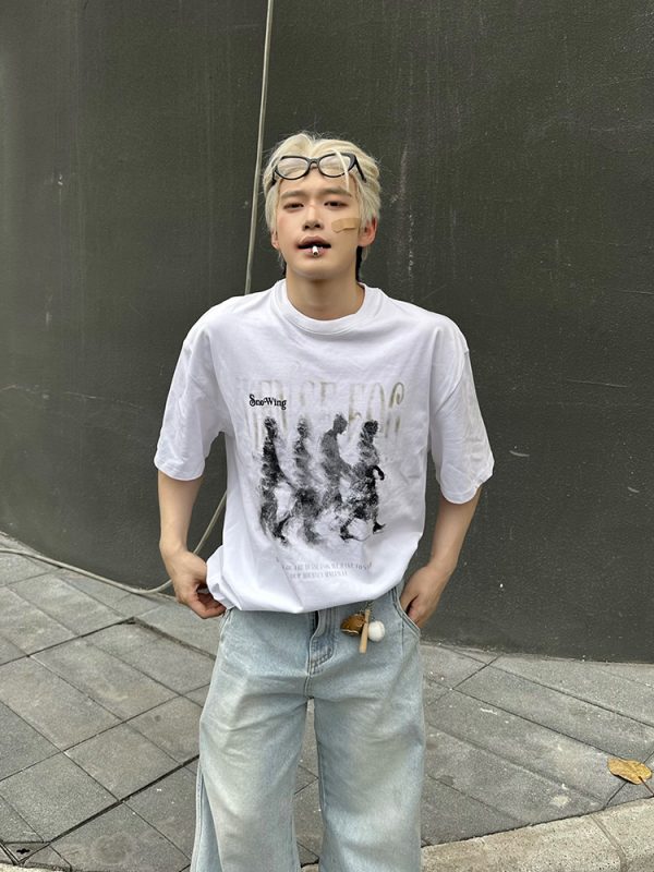 Vintage Distressed Blurry Portrait Print Short Sleeve Unisex Casual Streetwear T-Shirt for Summer, Retro 90s Style