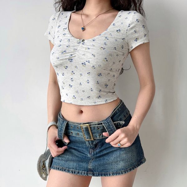 Vintage Floral Big U-Neck Short Sleeve T-Shirt for Women - DIY 90s Summer Slim Fit Top with High Waist Style