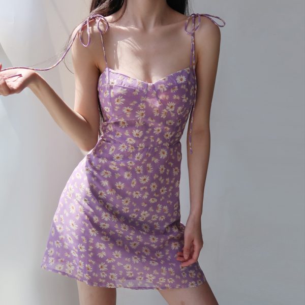 Vintage Floral Lace-Up Camisole Dress with Small Daisy Print - Romantic Vacation Style, Waist-Cinching Design