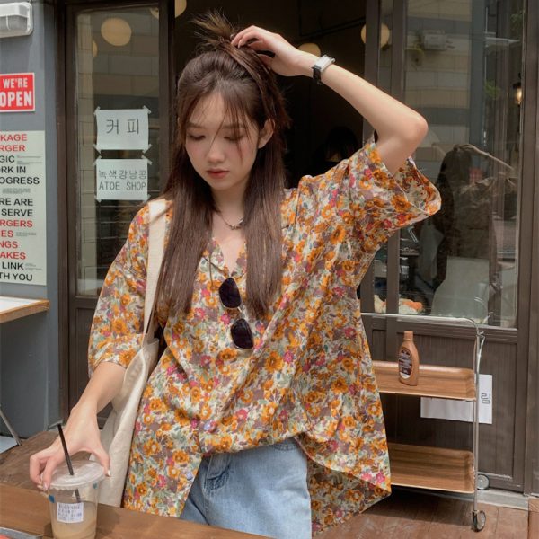 Vintage Floral Loose Short Sleeve Shirt for Women - 2025 Summer Hawaiian Beach Style, INS Trendy Half Sleeve Top