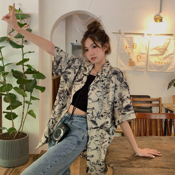 Vintage Floral Loose Short Sleeve Shirt for Women - 2025 Summer Hawaiian Beach Style, INS Trendy Half Sleeve Top