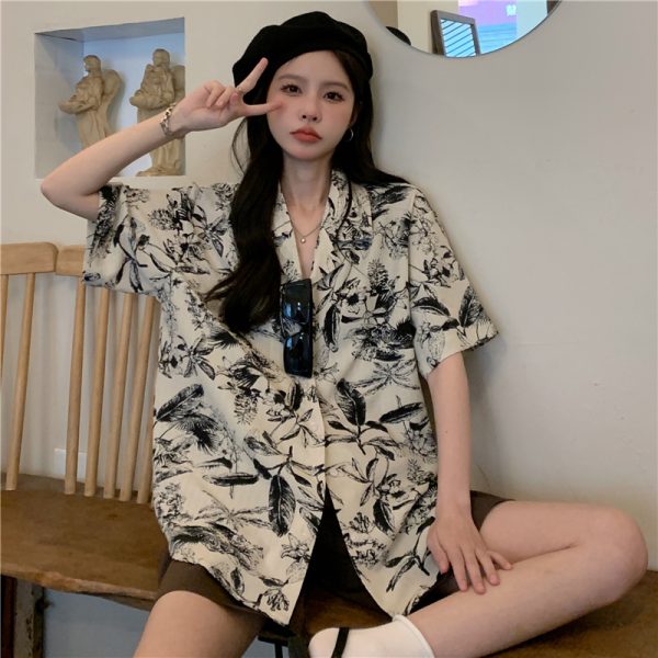 Vintage Floral Short Sleeve Shirt for Women - 2025 Summer Hawaiian Beach Top - Versatile Loose Fit Hong Kong Style