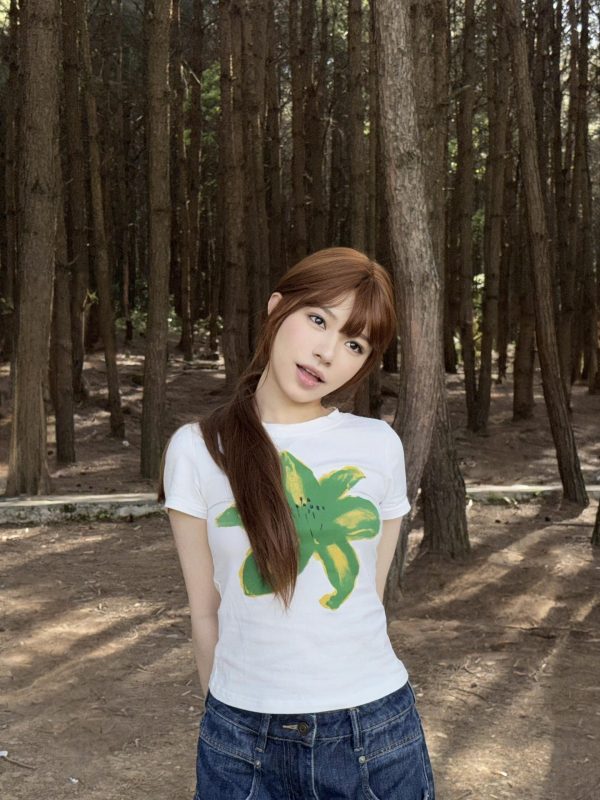 Vintage Floral Short-Sleeve T-Shirt for Women - American Style, Slim Fit, Slightly Stretchy, Summer Essential in White