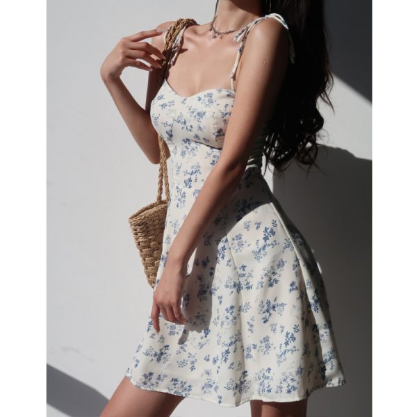 Vintage Floral Spaghetti Strap Dress - V-Neck Wrap Design, Slim Fit Waist, Short Summer Vacation Dress for Girls