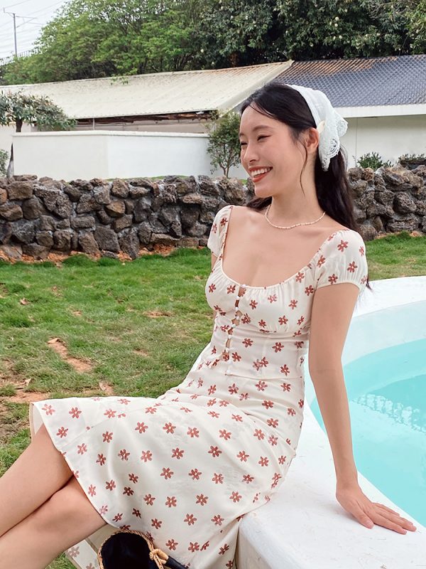 Vintage French Floral Dress with Short Sleeves and A-Line Mid-Length Skirt - Perfect for 90s and Y2K Inspired Styles