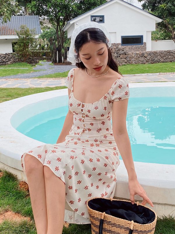 Vintage French Floral Dress with Short Sleeves and A-Line Mid-Length Skirt - Perfect for 90s and Y2K Inspired Styles