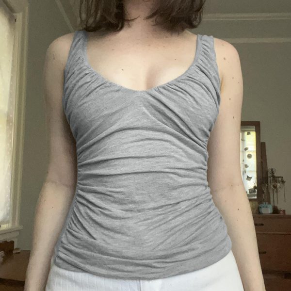 Vintage Gray Pleated Sleeveless Vest Top - Simple Basic V-Neck Slim Fit for Effortless 90s-Inspired Style