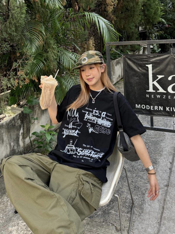 Vintage Hand-Drawn Graffiti Short Sleeve T-Shirt for Men and Women - Trendy American Design Summer Top, 90s Style, Unisex