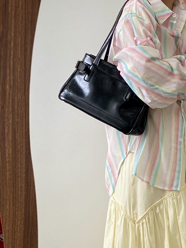 Vintage Korean Style Women's Tote Handbag - Large Capacity Commuter Shoulder Bag for Everyday & Motorcycle Use