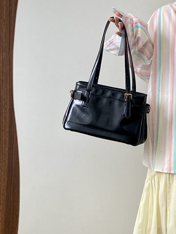 Vintage Korean Style Women's Tote Handbag - Large Capacity Commuter Shoulder Bag for Everyday & Motorcycle Use
