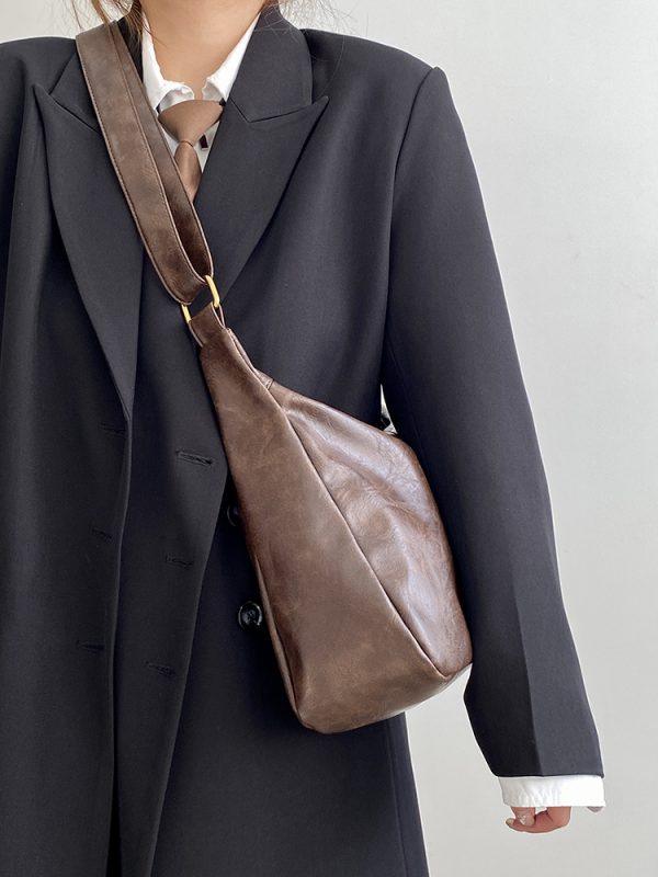Vintage Large Capacity Shoulder Crossbody Bag for Women - Versatile Commuter Style for College and Everyday Use