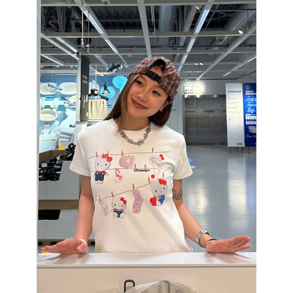 Vintage Printed Slim Fit Short-Sleeve T-Shirt for Women - Water-Washed Original Shoulder Kitty Design, Stretchy Summer Top