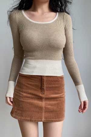 Vintage Round Neck Slim Fit High Waist Knit Top with Long Sleeves - Versatile 90s-Inspired Fashion Essential