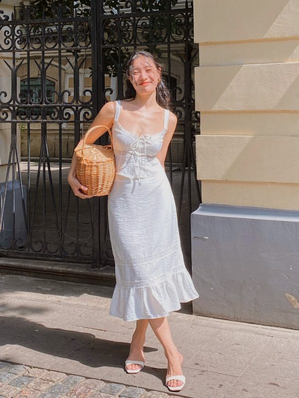 White French Lace Camisole and A-Line Fishtail Skirt Set - Elegant Lace-Up Design, Perfect for 90s Inspired and Y2K Fashion