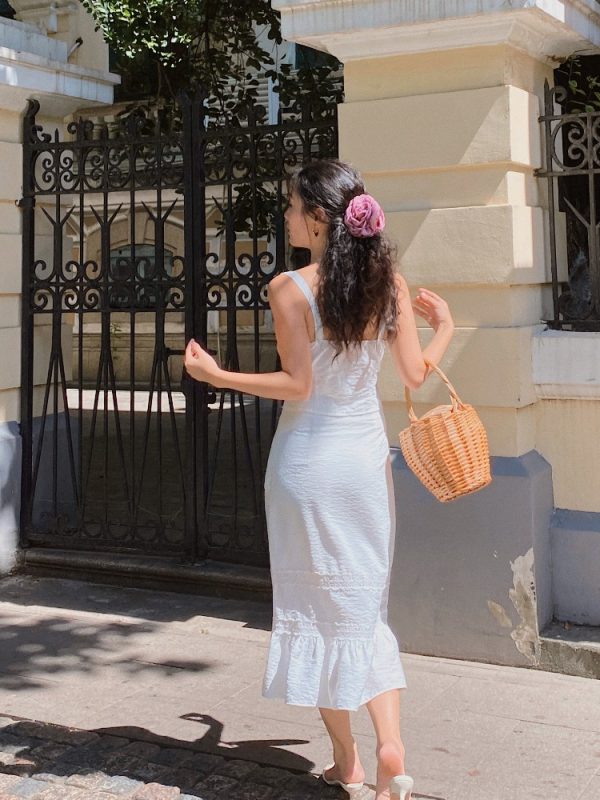 White French Lace Camisole and A-Line Fishtail Skirt Set - Elegant Lace-Up Design, Perfect for 90s Inspired and Y2K Fashion