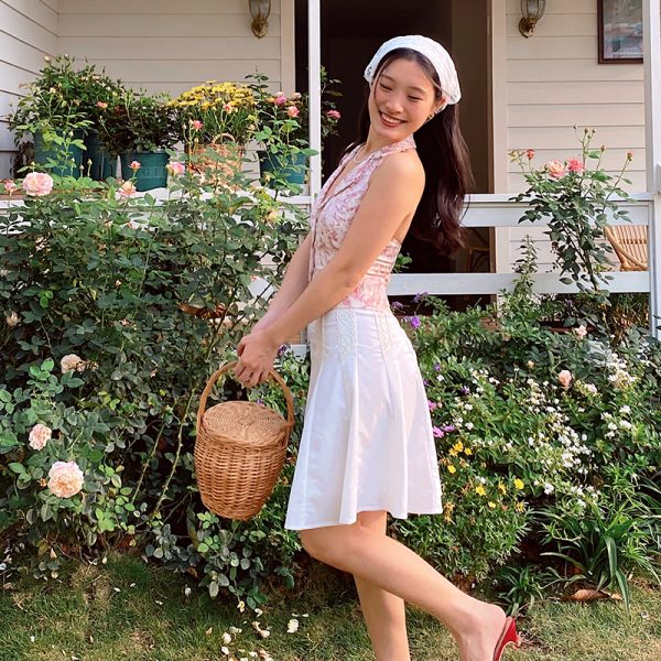 White Lace Half Skirt - Exclusive Craftsmanship French A-Line High-Waisted Short Umbrella Skirt for Chic Style