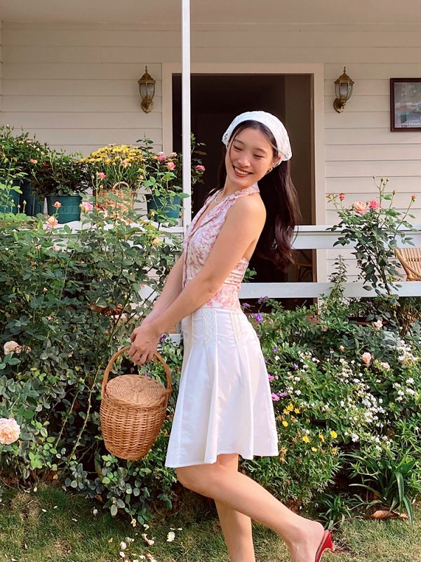 White Lace Half Skirt - Exclusive Craftsmanship French A-Line High-Waisted Short Umbrella Skirt for Chic Style