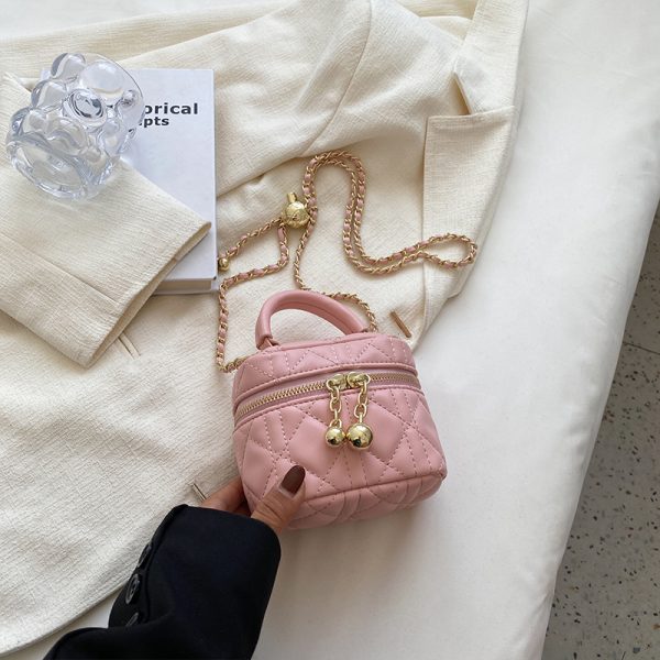 Women's Diamond-Pattern Chain Crossbody Bag, Stylish Small Square Bag for Spring/Summer 2025 Fashion Trends