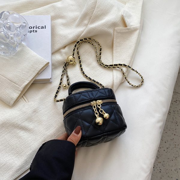 Women's Diamond-Pattern Chain Crossbody Bag, Stylish Small Square Bag for Spring/Summer 2025 Fashion Trends