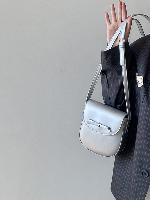 Women's Exquisite Silver Bow Crossbody Bag - Small Shoulder Bag for Spring Summer 2025 Niche Design