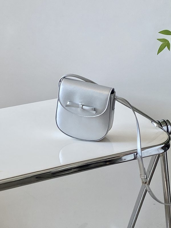 Women's Exquisite Silver Bow Crossbody Bag - Small Shoulder Bag for Spring Summer 2025 Niche Design