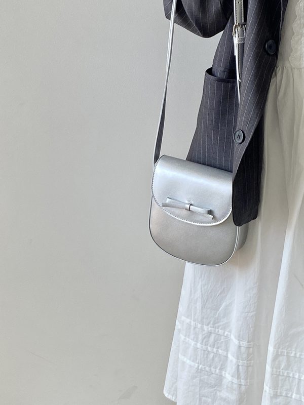Women's Exquisite Silver Bow Crossbody Bag - Small Shoulder Bag for Spring Summer 2025 Niche Design