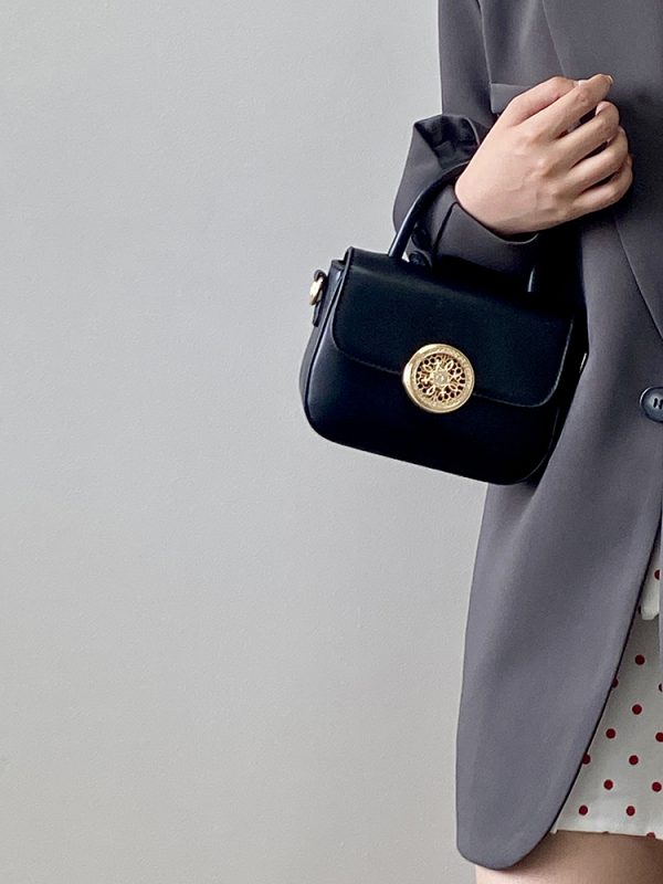 Women's Handheld Saddle Bag - Versatile Crossbody Bag for 2025, Chic Niche Design, Fashionable Small Bag