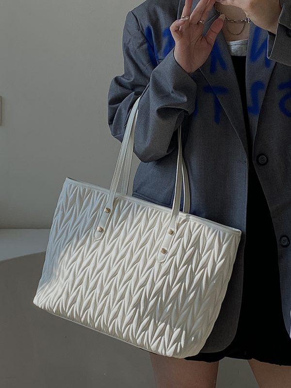 Women's High-End Large Capacity Commuter Tote Bag - 2025 Niche Design for Spring/Summer Fashion