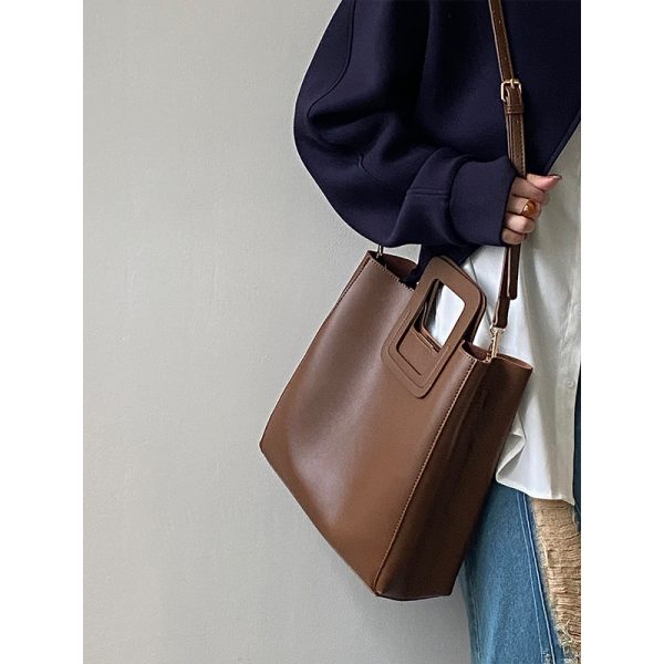 Women's Retro Handheld Tote Bag - Large Capacity Crossbody Bag for Spring Summer 2025 - Niche Design, Chic Style