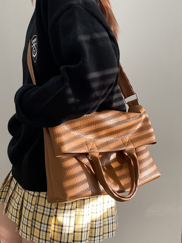 Women's Retro Korean Large Capacity Tote Bag - Stylish Shoulder Crossbody Bag for Everyday Use
