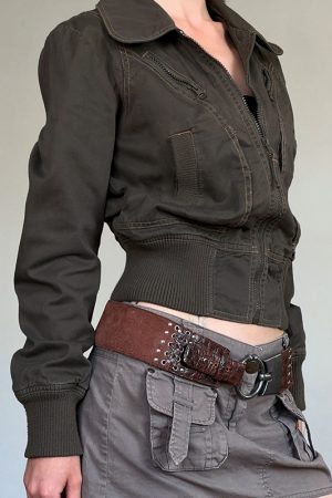 Womenâ€™s Retro Lapel Zipper Cardigan Jacket - Stylish Waist-Defining Short Coat for Autumn 2024, Versatile Street Fashion