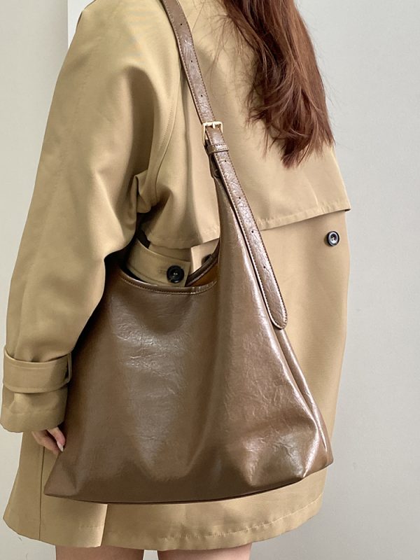 Women's Retro Large Capacity Tote Bag - Spring Summer 2025 Niche Design Crossbody Shoulder Bag for Commuting