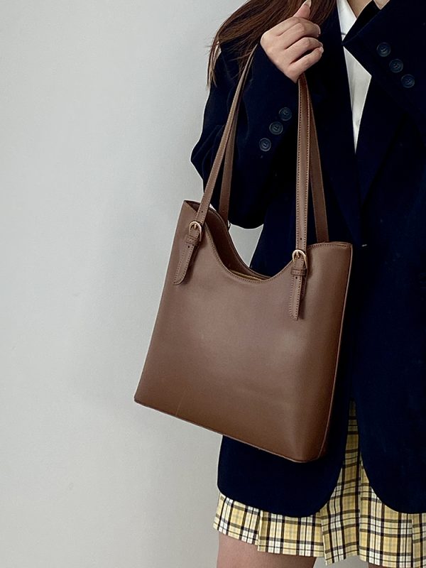 Women's Retro Large Capacity Tote Bag - Spring/Summer Commuting Shoulder Handbag - 2025 Niche Design