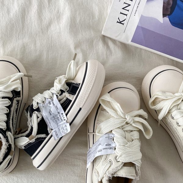 Women's Retro Round-Toe Thick-Soled Canvas Shoes - 2025 Spring Big-Headed Board Shoes, Non-Repetitive Design, Stylish Little White Sneakers