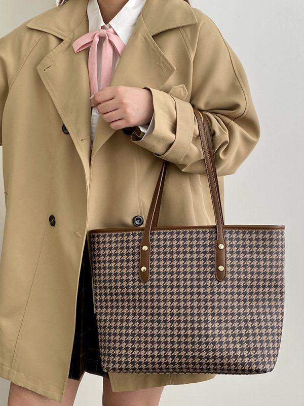 Women's Retro Tote Bag - High-End Shoulder Handbag for Spring Summer 2025 - Large Stylish Design