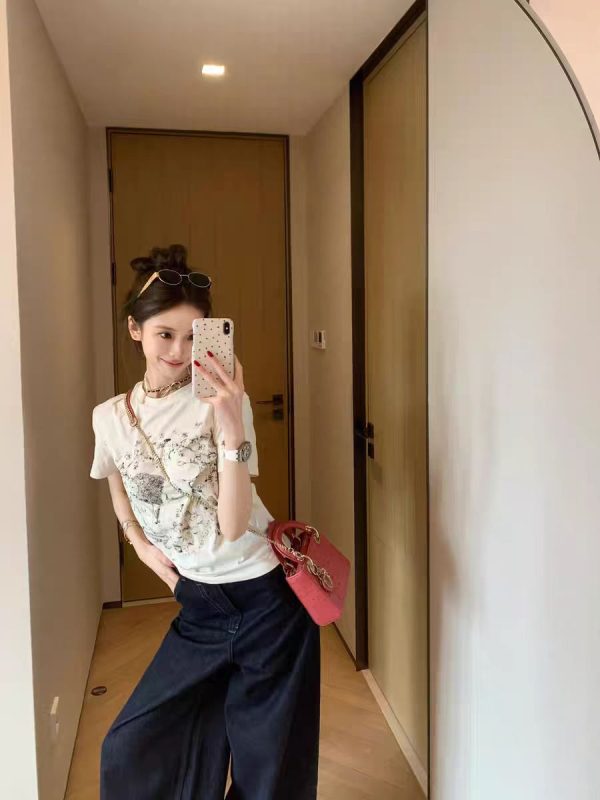 Women's Slim-Fit Short Sleeve T-Shirt with American Retro Lion Sketch Print - Summer Sweet & Spicy Style