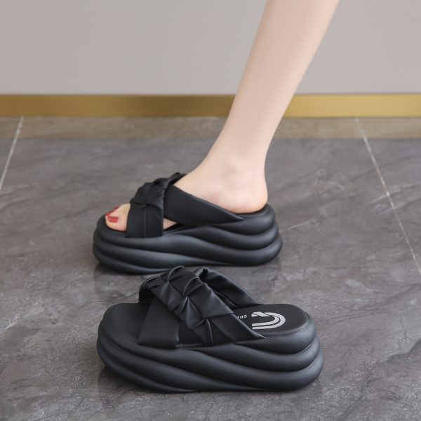 Women's Summer Platform Sandals - Trendy Thick-Soled Height-Increasing Casual Slippers for Outdoor Style 2025