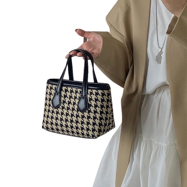 Women's Versatile Retro Handheld Small Bag - Exquisite High-End Fashion Shoulder Crossbody Bag for 2025