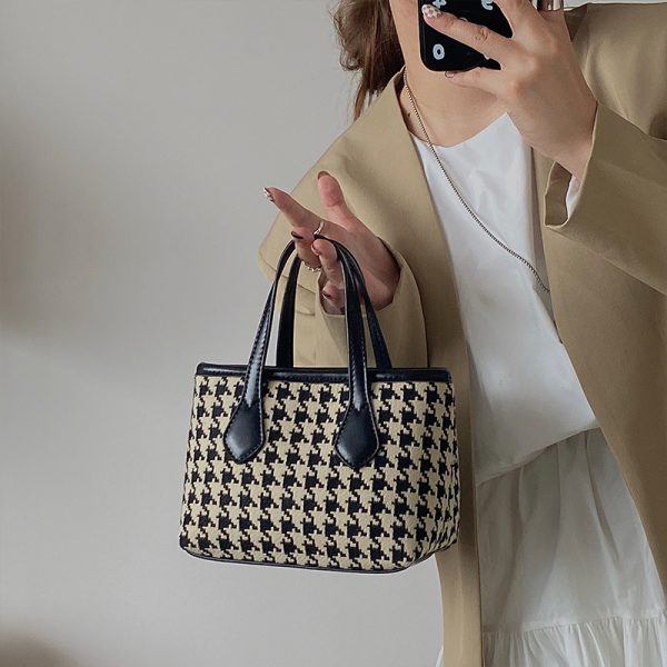 Women's Versatile Retro Handheld Small Bag - Exquisite High-End Fashion Shoulder Crossbody Bag for 2025