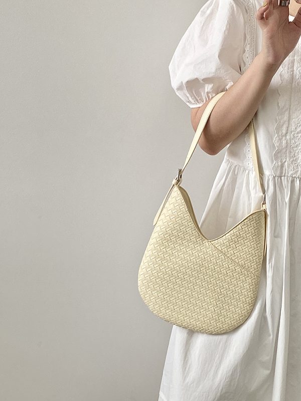 Women's Woven Handheld Underarm Bag - High-End Spring/Summer Crossbody Bag with Niche Design